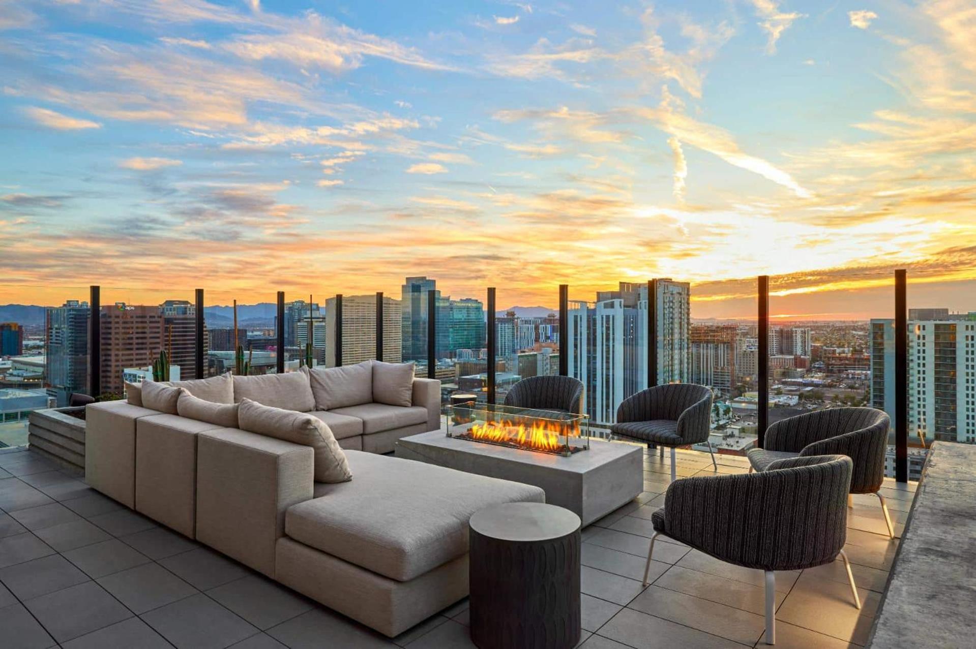 Global Luxury Suites At Downtown Phoenix Exterior photo