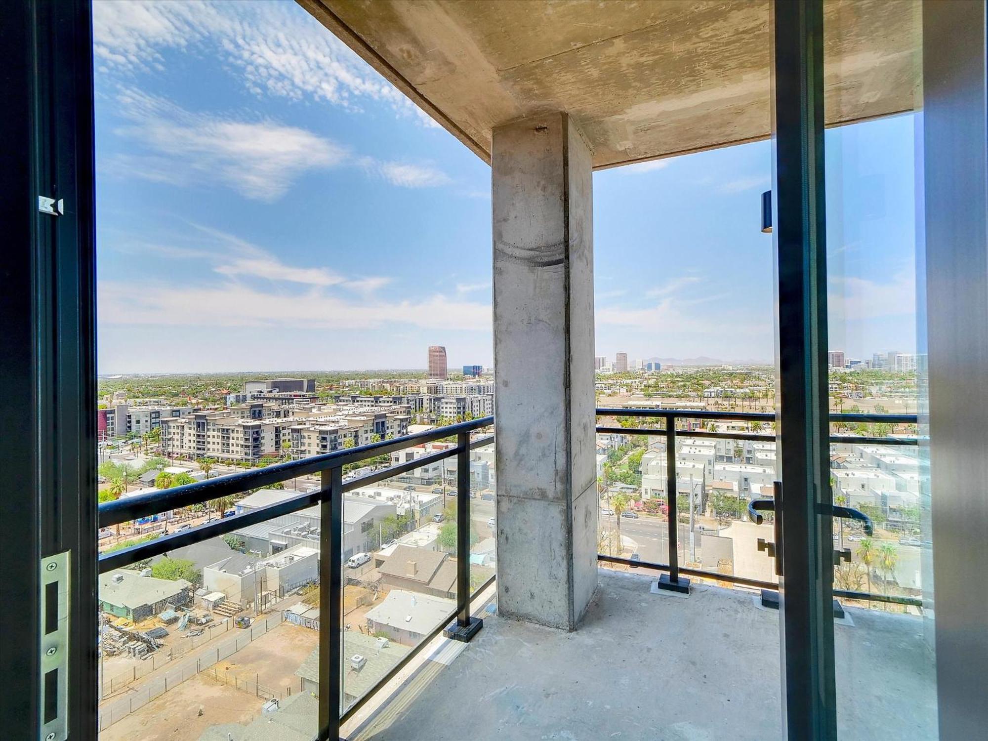 Global Luxury Suites At Downtown Phoenix Exterior photo