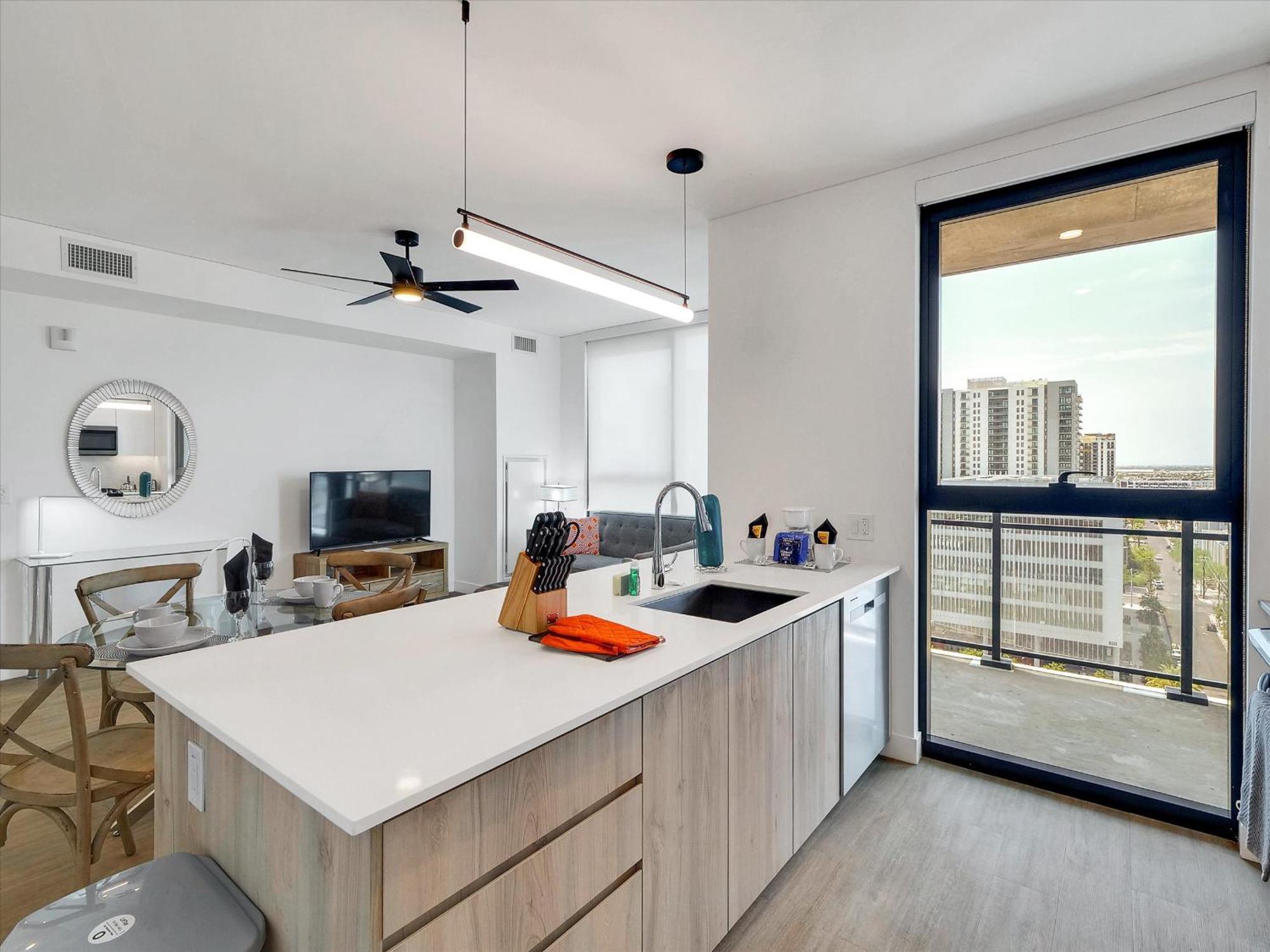 Global Luxury Suites At Downtown Phoenix Exterior photo